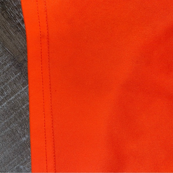 SOLD Under Armour HEATGEAR Size 6 Tee - Picture 7 of 8